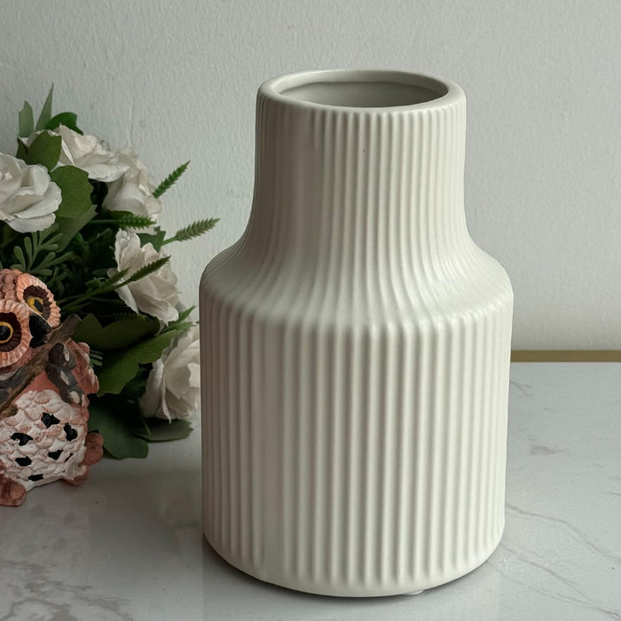 Art Street Snow White Modern Stripe Flower Arrangement Ceramic Vase for Home Decoration,Office, Living Room, Bedroom (Size: 4x6 Inch)