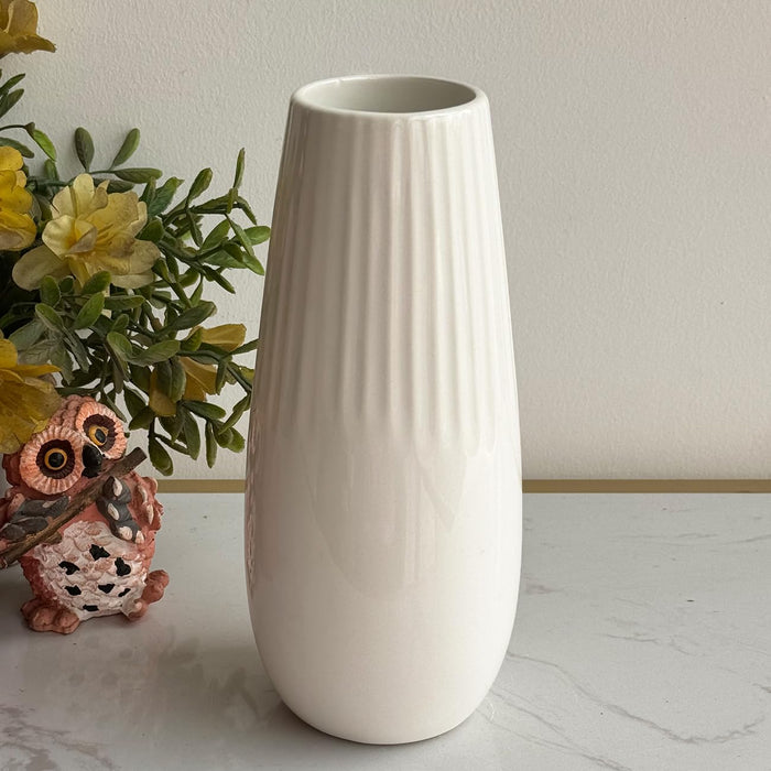Art Street Modern Decorative White Ceramic Vase, Elegant Decoration for Home Décoration, Office, Living Room, Bedroom (Size: 4x7.5 Inch)