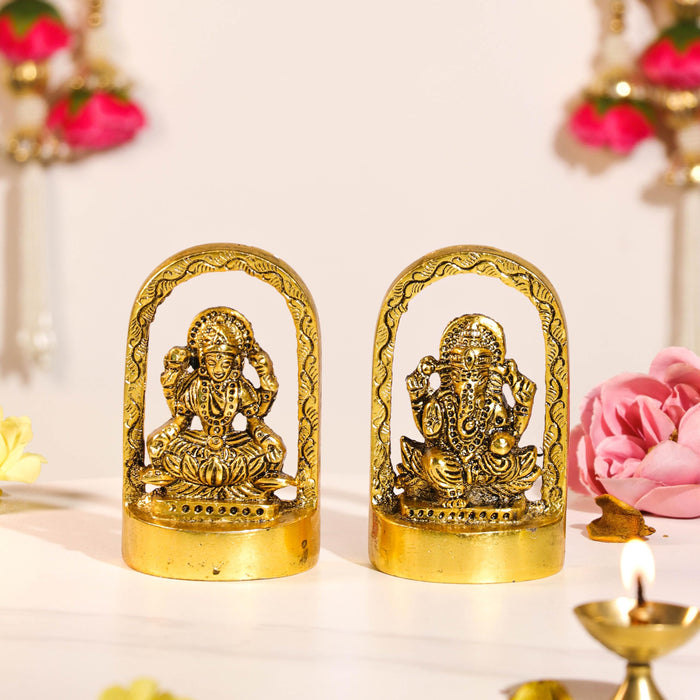 Metal Traditional Arched Lakshmi Ganesha Brass Finished Idol, Lakshmi Idol for Deepawali Decoration, Brass Finished Idols for Diwali 6.4x10.7 cm