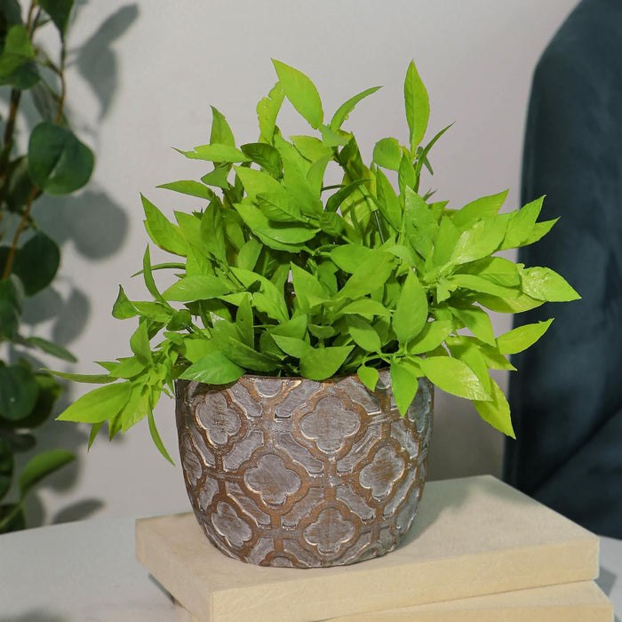 Handmade Flower Pot Indoor Outdoor Plant Pot, Fade Resistant Bronze Cement Elegant Quatrefoil Pattern Vase, Flower Vase, Cemented Flower Vases for Home Decoration and Gardening – 10x13 cm