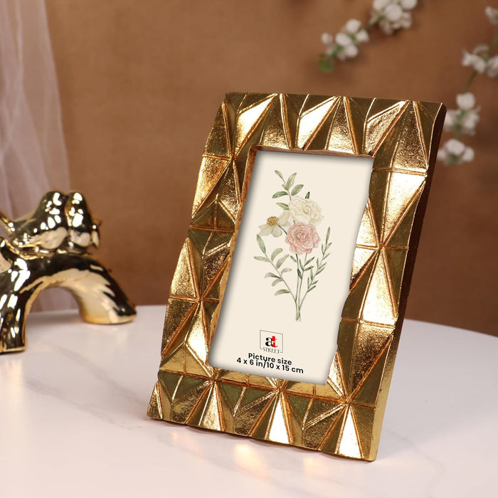Vintage Photo Frame Golden Geometric – European Style Resin Picture Frame for Tabletop Display, Antique Look.
