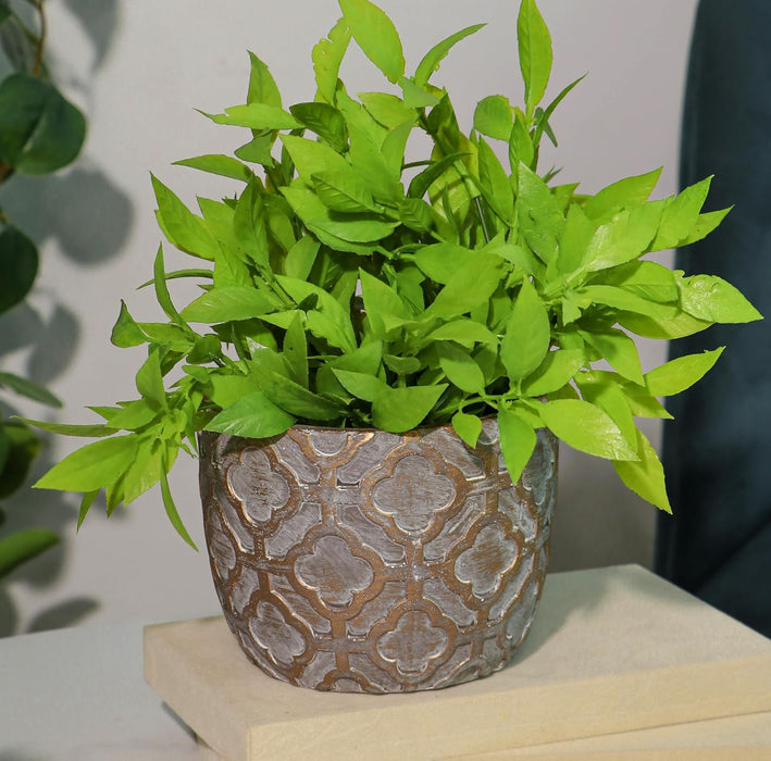 Handmade Flower Pot Indoor Outdoor Plant Pot, Fade Resistant Bronze Cement Elegant Quatrefoil Pattern Vase, Flower Vase, Cemented Flower Vases for Home Decoration and Gardening – 10x13 cm