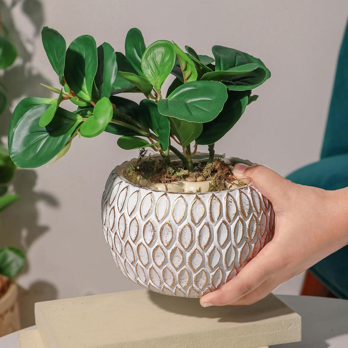 Handmade Cement Flower Pot Indoor Outdoor Plant Pot, Fade Resistant White and Golden Elegant Leaf Pattern Vase, Flower Vase Cemented Flower Vases 10x13 cm