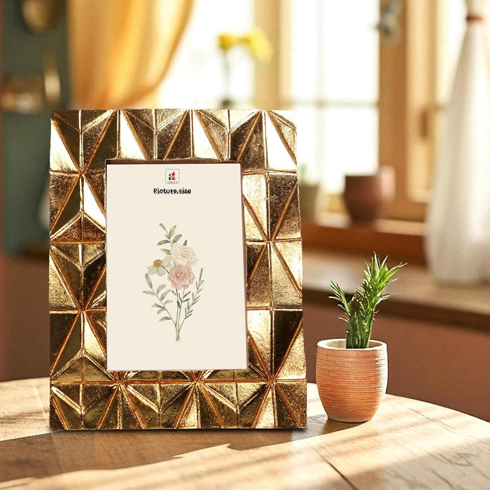 Vintage Photo Frame Golden Geometric – European Style Resin Picture Frame for Tabletop Display, Antique Look.