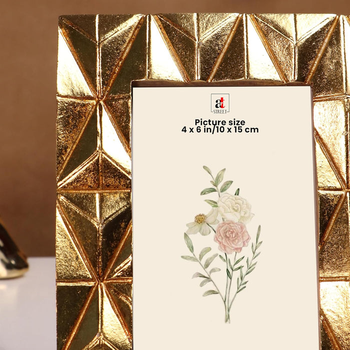 Vintage Photo Frame Golden Geometric – European Style Resin Picture Frame for Tabletop Display, Antique Look.